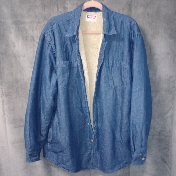 Wrangler Other - Wrangler Long Sleeve Button Front Sherpa Lined Denim Shirt Jacket Size Large